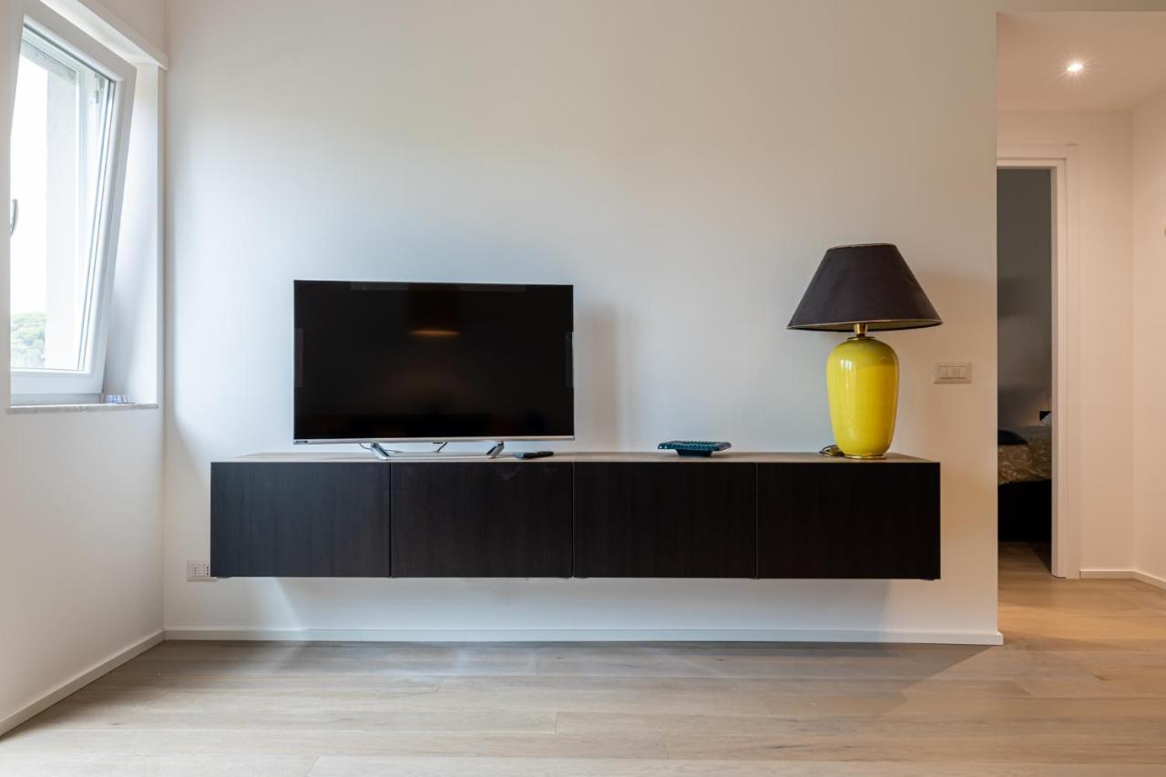 Suite Close To Vatican City - Ingresso Spa Rome Bagian luar foto