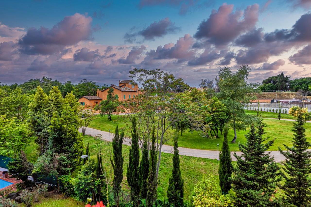 Suite Close To Vatican City - Ingresso Spa Rome Bagian luar foto
