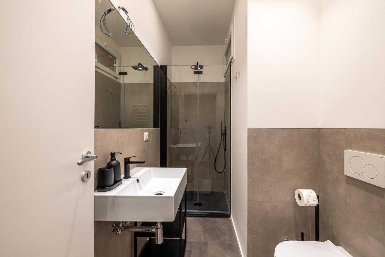 Suite Close To Vatican City - Ingresso Spa Rome Bagian luar foto