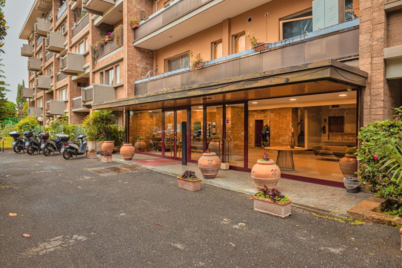 Suite Close To Vatican City - Ingresso Spa Rome Bagian luar foto