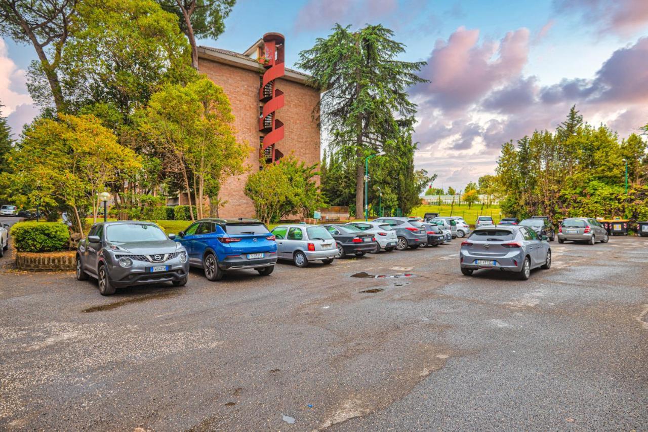 Suite Close To Vatican City - Ingresso Spa Rome Bagian luar foto