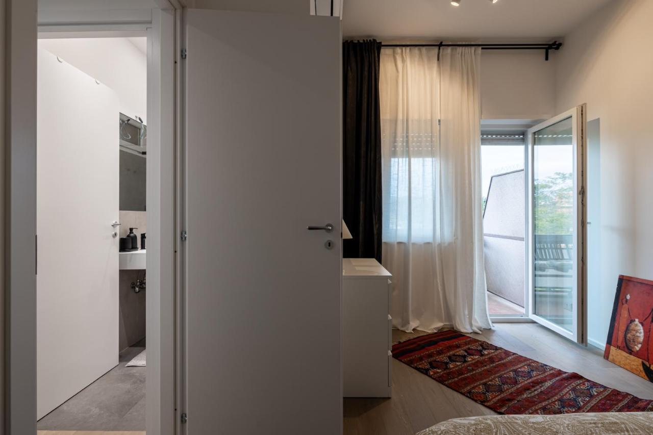 Suite Close To Vatican City - Ingresso Spa Rome Bagian luar foto