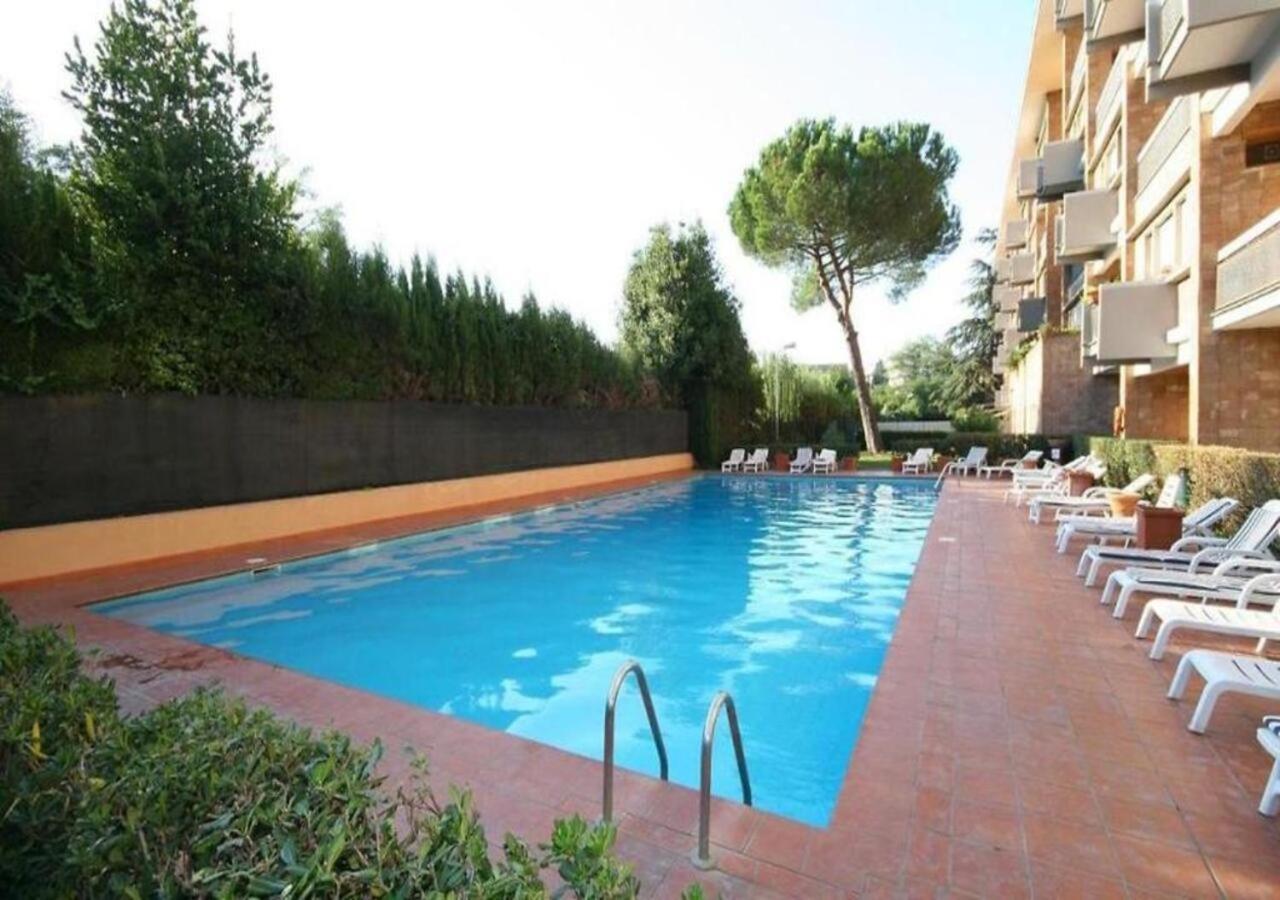 Suite Close To Vatican City - Ingresso Spa Rome Bagian luar foto